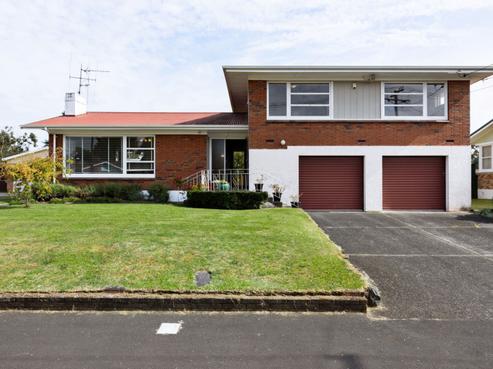 15 Springfield Crescent, Enderley