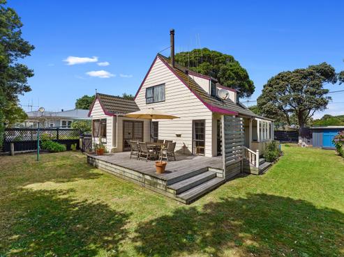 18A Toi Street, Otaki Beach