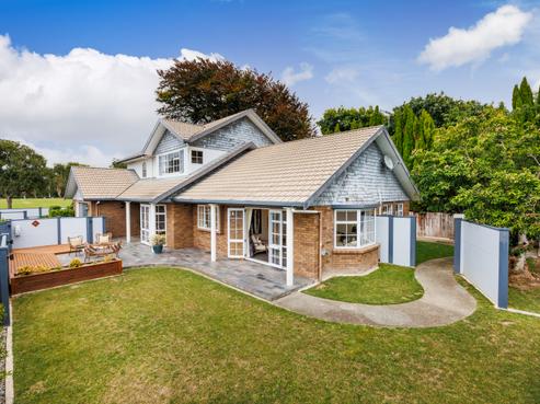 1 Ranara Court, West End