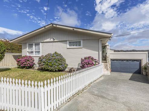 5 Beverley Grove, Paparangi