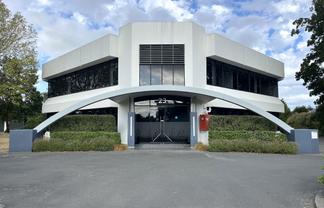 Top Quality Office in Top Quality Setting