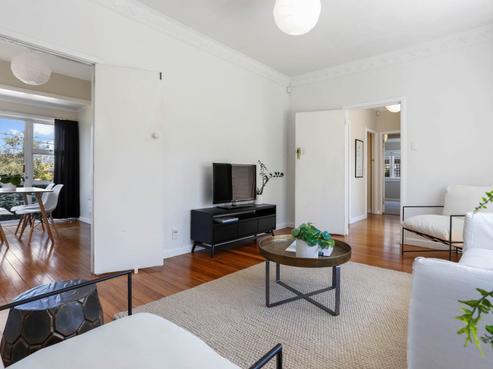 8A Warren Avenue, Three Kings