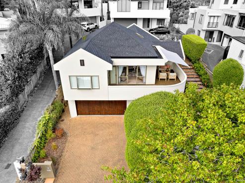 32 Oakwood Grove, Eastern Beach