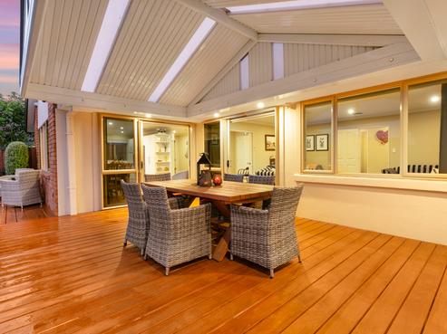 64 Saint James Drive, Huntington