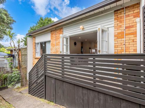 2/30 Don Croot Street, Morningside