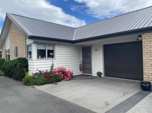 2/323 Wairakei Road, Burnside