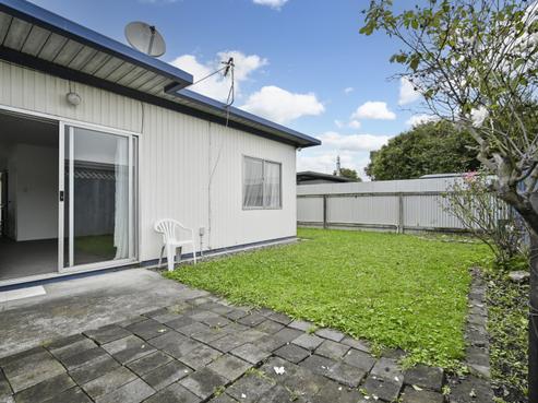 2/404 Ikanui Road, Frimley