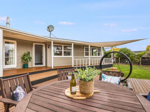 8 Hughan Place, Carterton