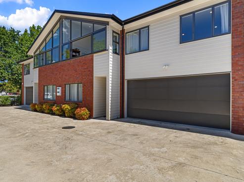 2/15 Cook Street, Hamilton East