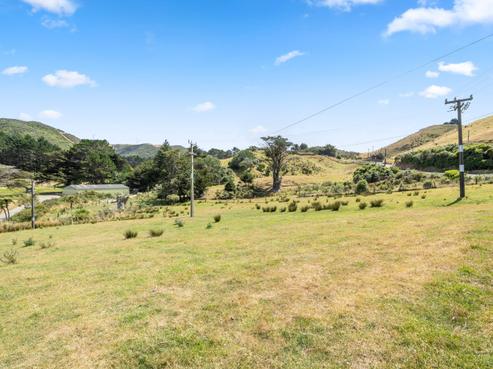 340 South Makara Road, Makara