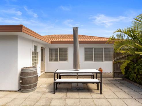 2/16 Knott Road, Stanmore Bay
