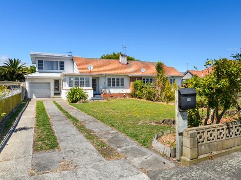 248 College Street, West End