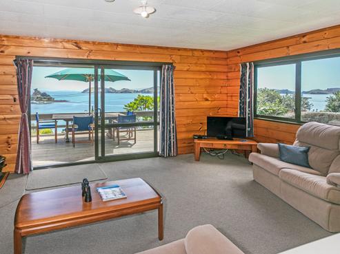 11 Puriri Road, Te Kouma