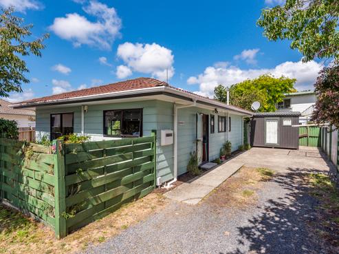 9B Rodney Grove, Paraparaumu