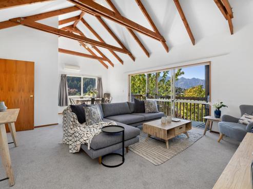 8B Reavers Lane, Queenstown Central