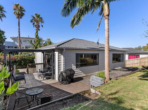 686B East Coast Road, Pinehill