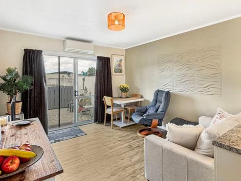 2/111 Maunu Road, Woodhill