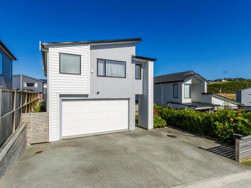 5 Flotilla Place, Long Bay