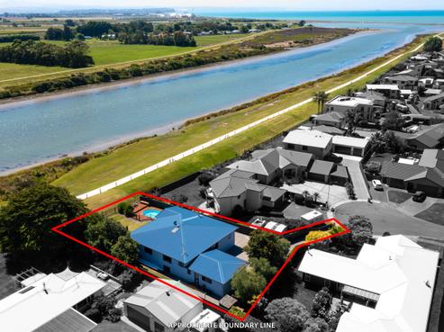 83 Ferry Road, Clive