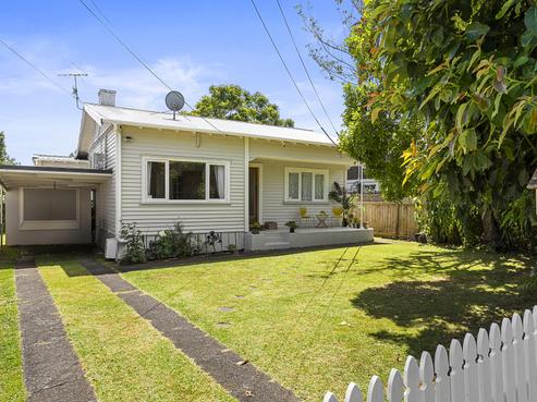 17 Preston Avenue, Mount Albert