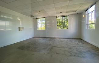 Light and Airy Office/Retail