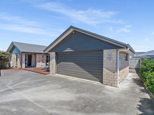 121 Solomon Street, Brookfield