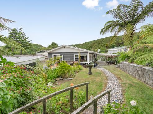 8 Willis Grove, Wainuiomata