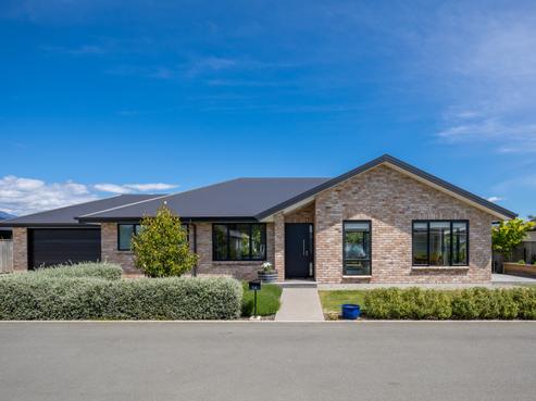 14 Thomas Way, Brightwater