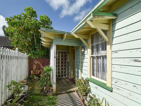 2/141 Colwill Road, Massey