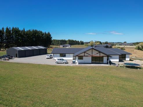 405 Parsons Road, Weston