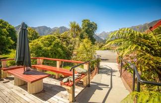 Fox Glacier Homestay B&B with Mt Cook Views