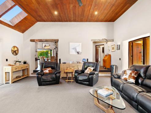 27 Alice Burn Drive, Luggate