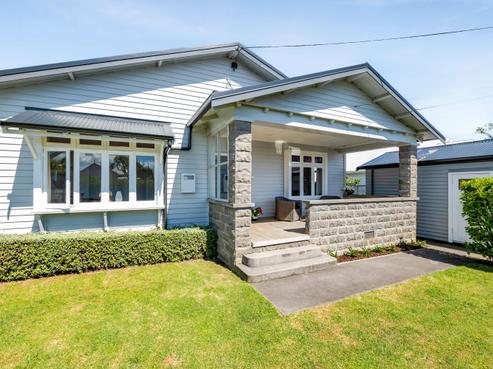 76 Paynters Avenue, Strandon