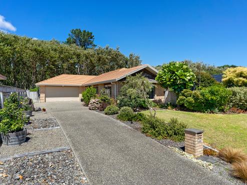 106 Weggery Drive, Waikanae Beach