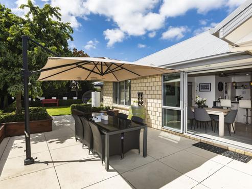 43 Applefield Court, Northwood