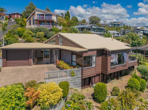 14 Pine Grove, Tairua