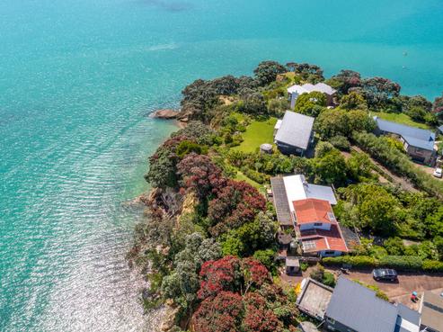 18 Esslin Road, Surfdale