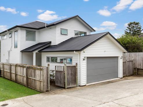 86 Pupuke Road, Hillcrest