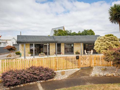 21 Sutherland Crescent, Westbrook