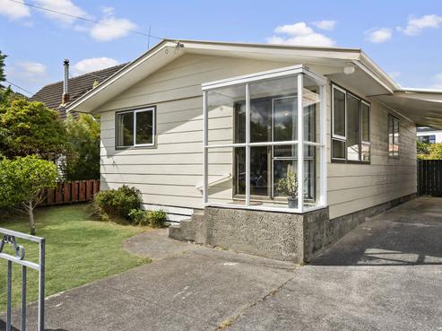 2A Waldie Grove, Avalon