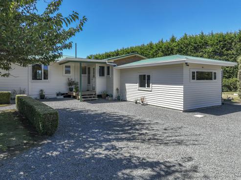 3744 State Highway 50, Maraekakaho