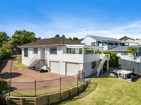 34 Meadowood Drive, Unsworth Heights