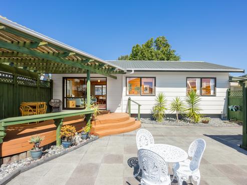 12B Walton Street, Red Beach