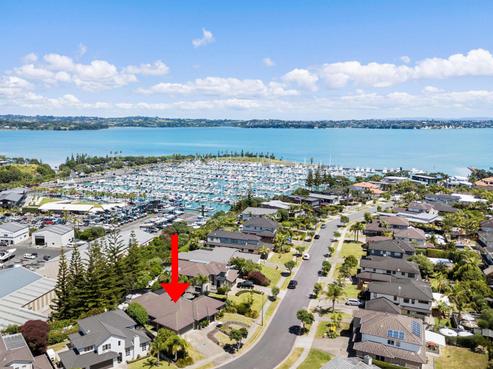 105 Pine Harbour Parade, Beachlands