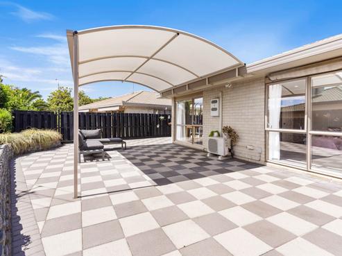 2/1 Travers Place, Northpark