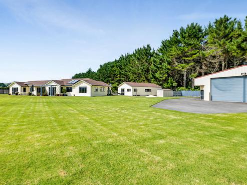16 Beach Road, Urenui