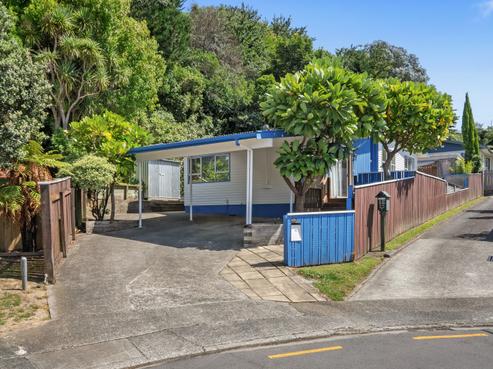 11 Gainsborough Grove, Belmont