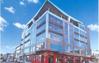 Huge Corner Hospo Spot!