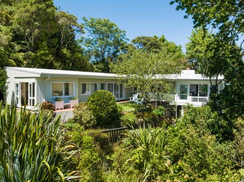 1 Rangiwai Road, Titirangi