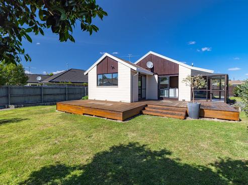 20 Sawtell Place, Northcote